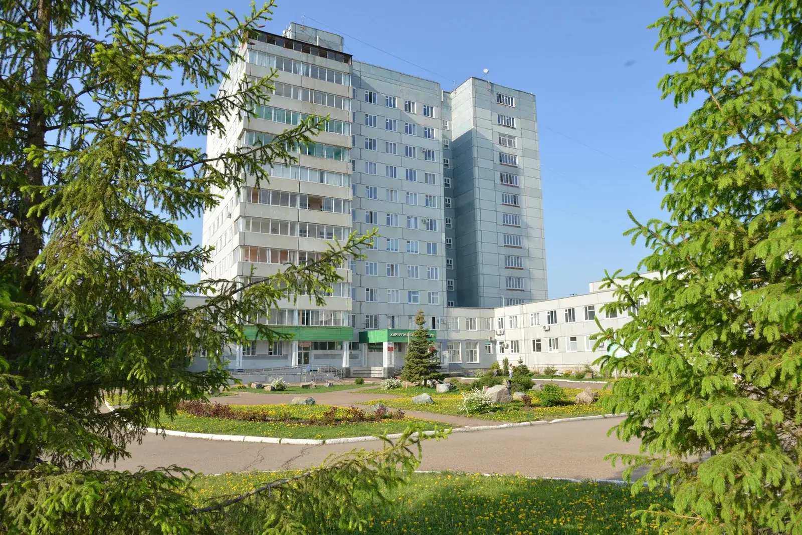 Здание Клинической больницы скорой медицинской помощи г. Уфы